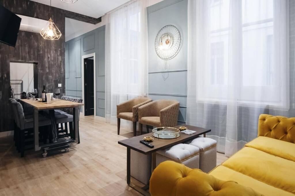 Apartamentos Plaza De Pedro Zerolo III มาดริด ภายนอก รูปภาพ